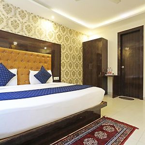 Iconic Hotel Near Delhi Airport